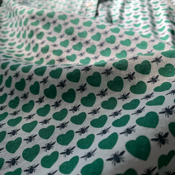 JCrew bee heart print shirt. - Picture 4 of 7